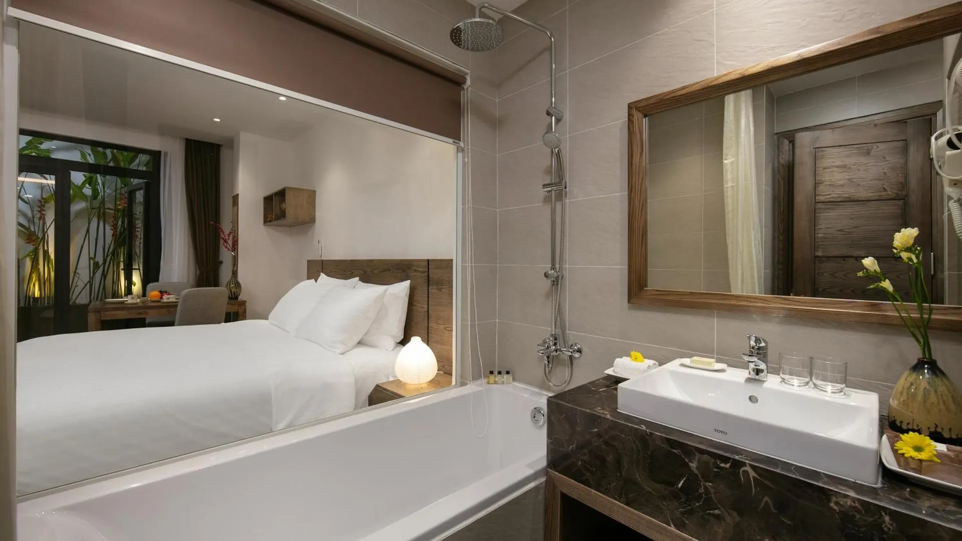 Bloom In Saigon - The Residence Ho Chi Minh Hotel