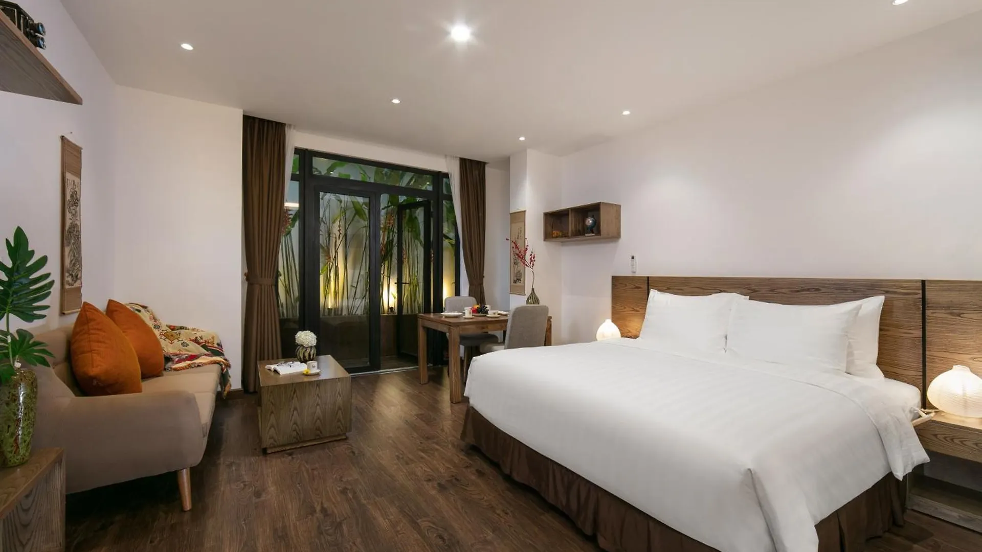 Bloom In Saigon - The Residence Хошимин 4*,