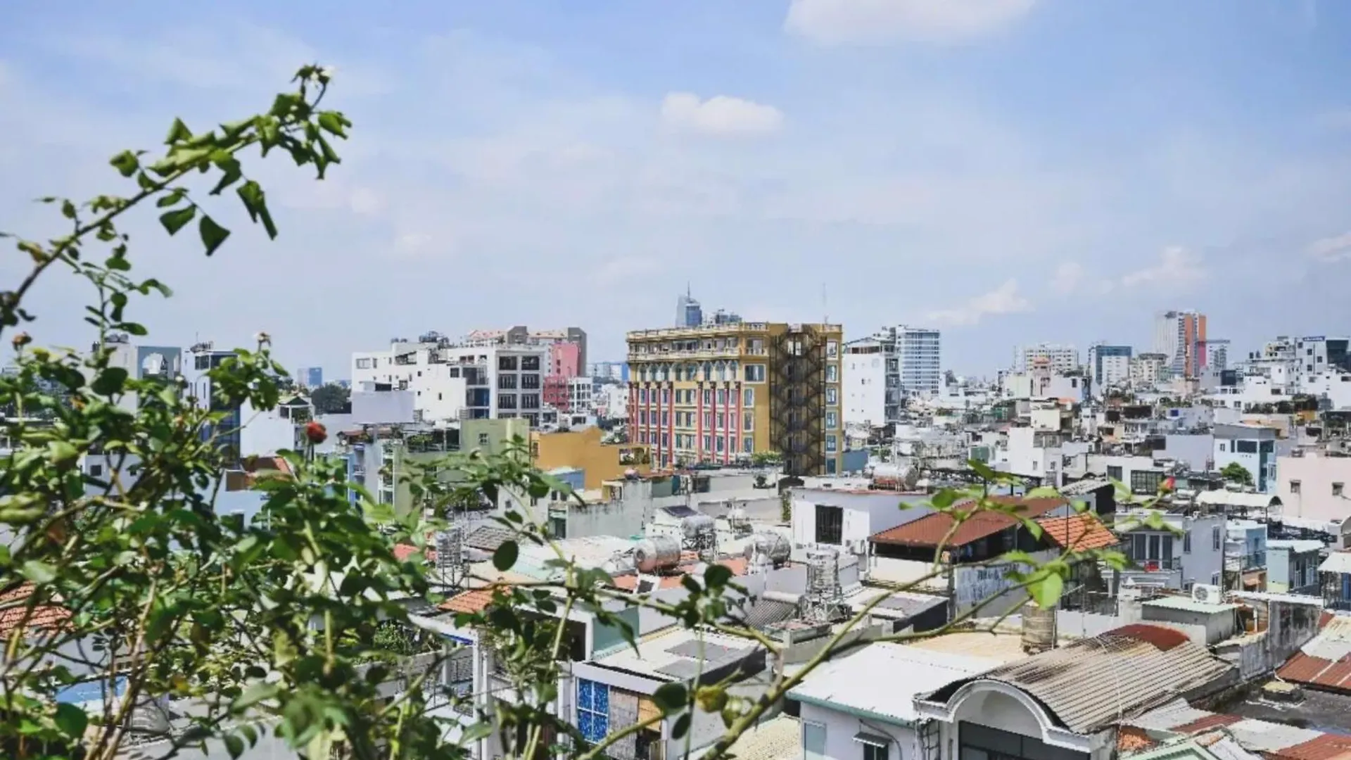 Bloom In Saigon - The Residence Хошимин 4*,