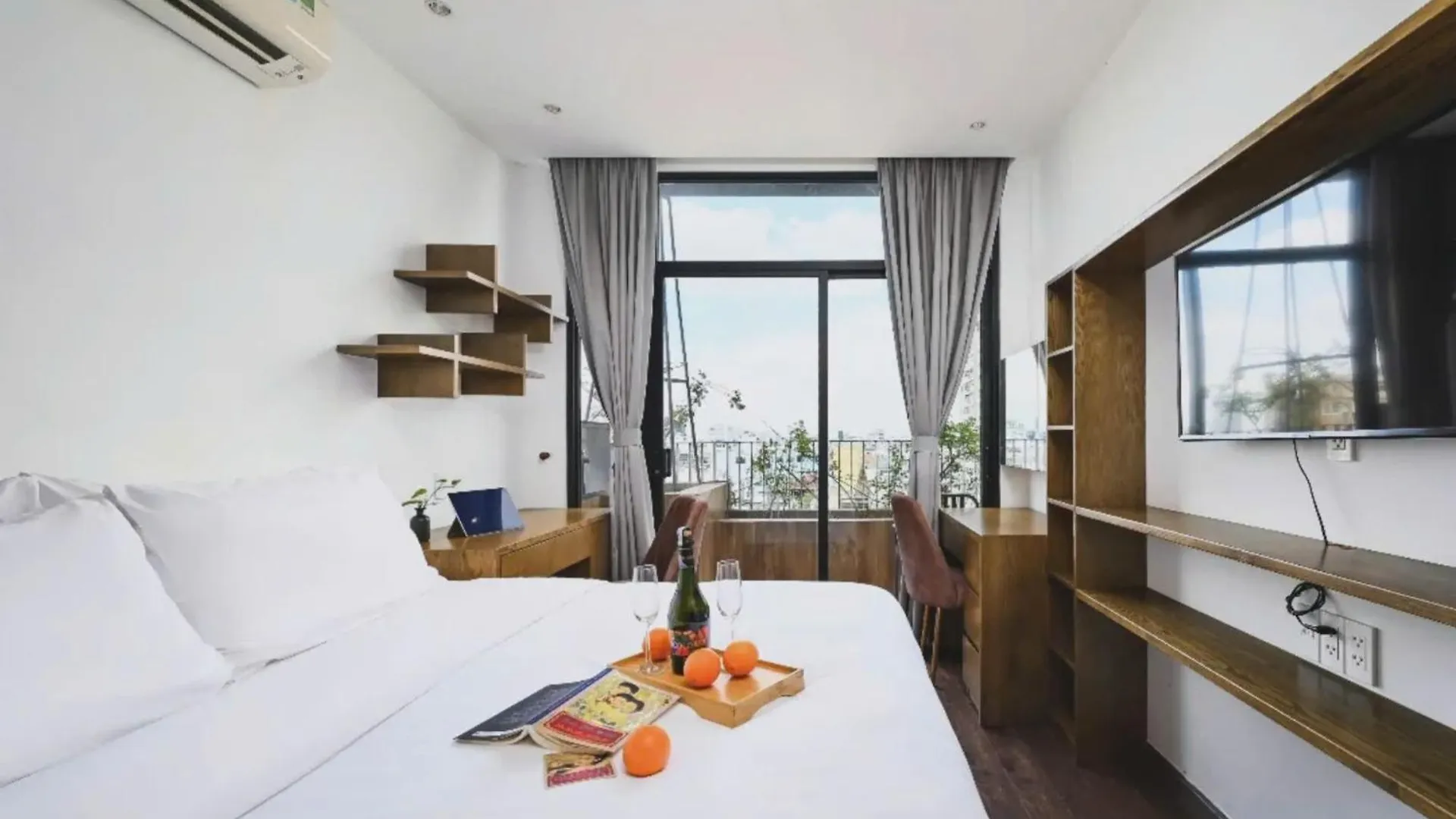 Bloom In Saigon - The Residence Хошимин 4*,