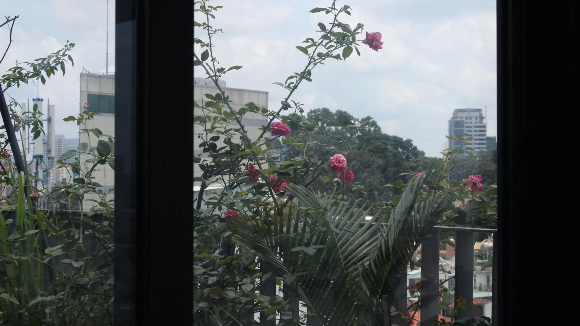 Bloom In Saigon - The Residence Ho Chi Minh City 4*,