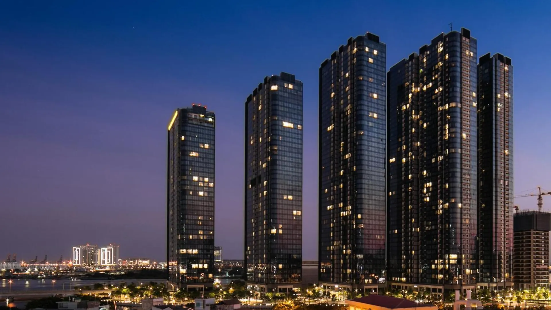 Bloom In Saigon - The Residence Ho Chi Minh City Hotel
