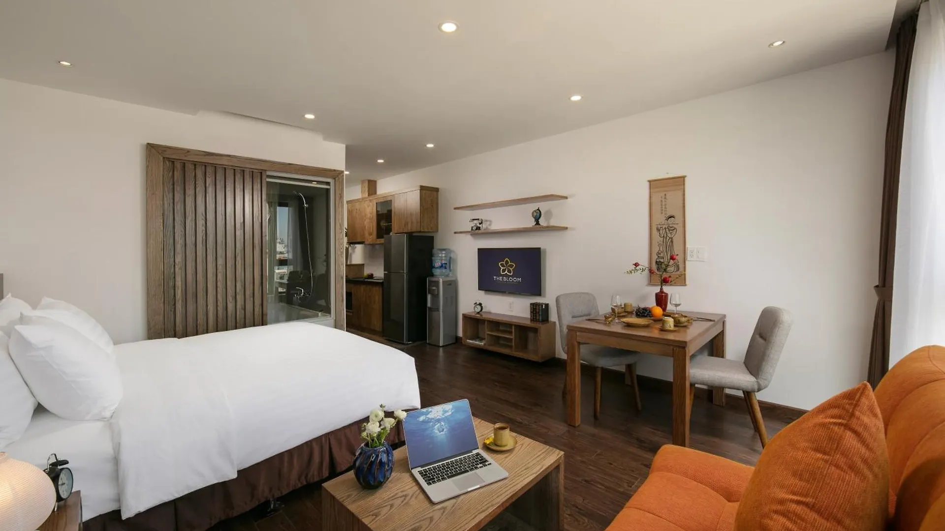 Bloom In Saigon - The Residence Ho Chi Minh City Hotel