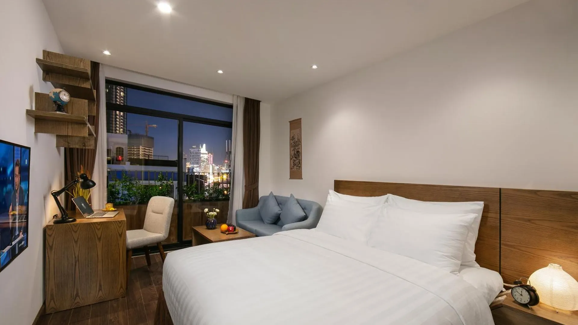 Bloom In Saigon - The Residence Ho Chi Minh City Hotel