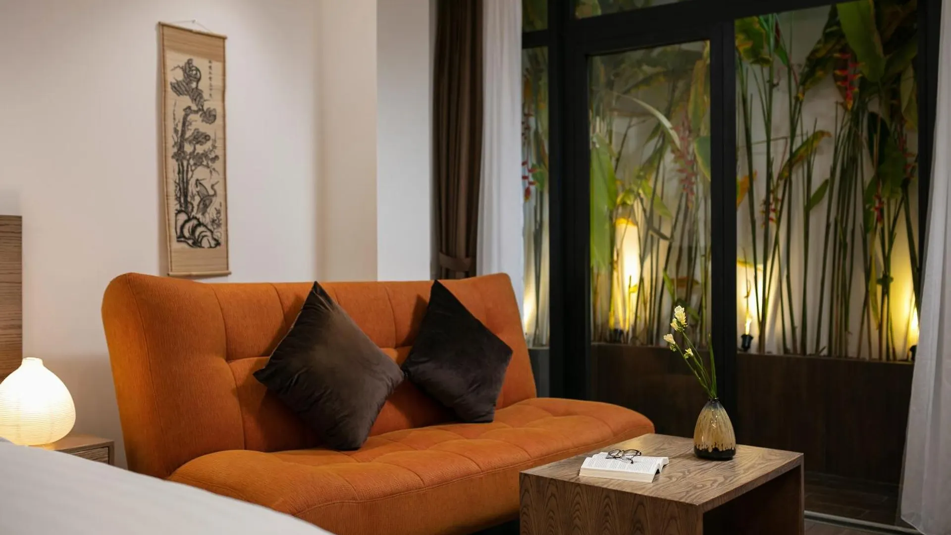 Bloom In Saigon - The Residence Ho Chi Minh City Hotel