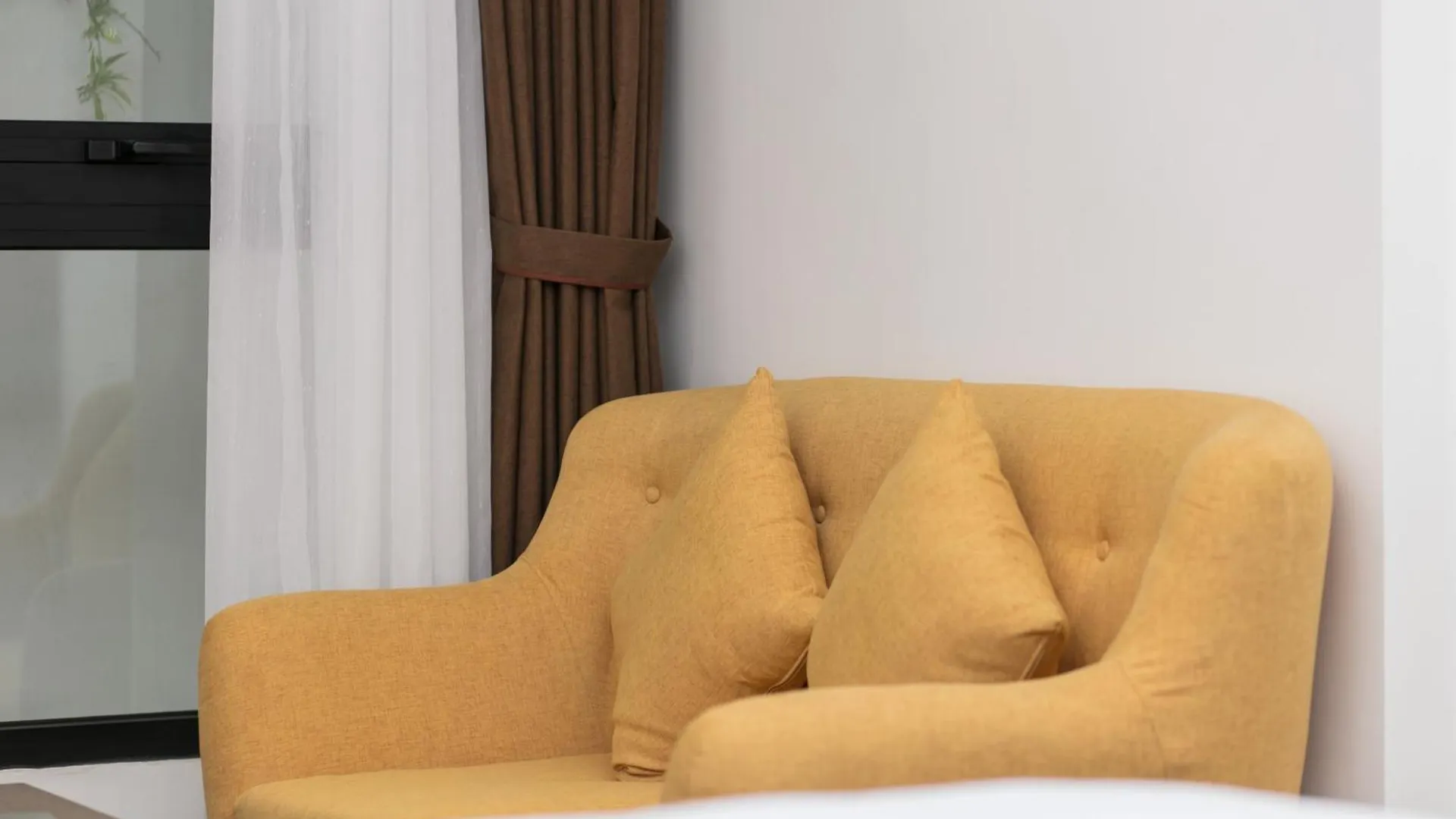 Bloom In Saigon - The Residence Ho Chi Minh City Hotel