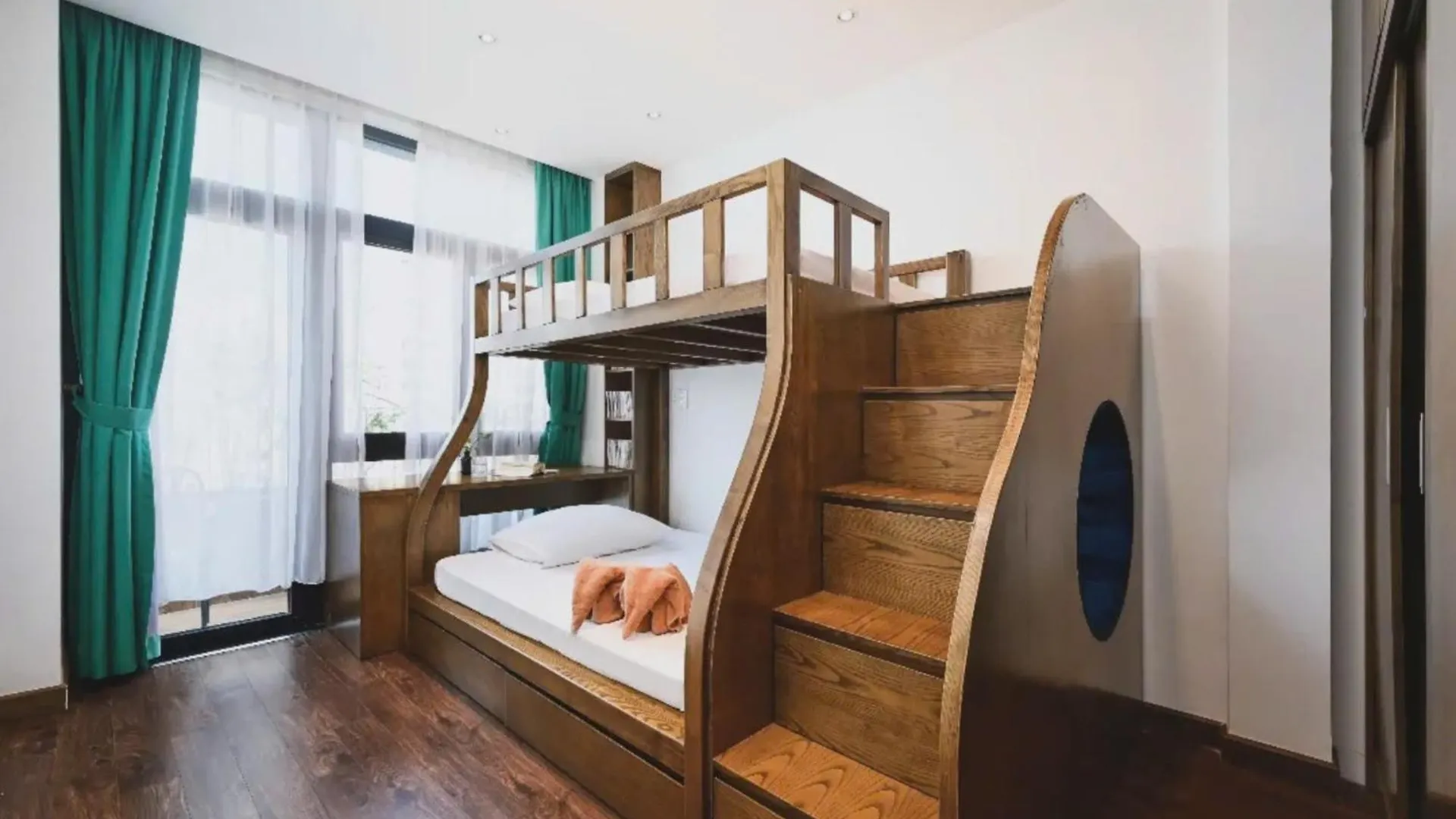 Bloom In Saigon - The Residence Ho Chi Minh City