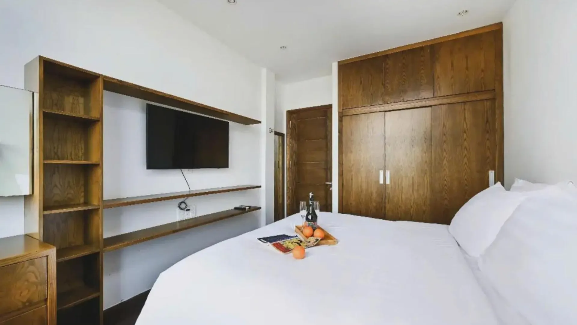 Bloom In Saigon - The Residence Ho Chi Minh City Hotel